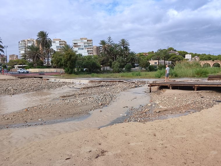 Playa de Orihuela Costa después del temporal
